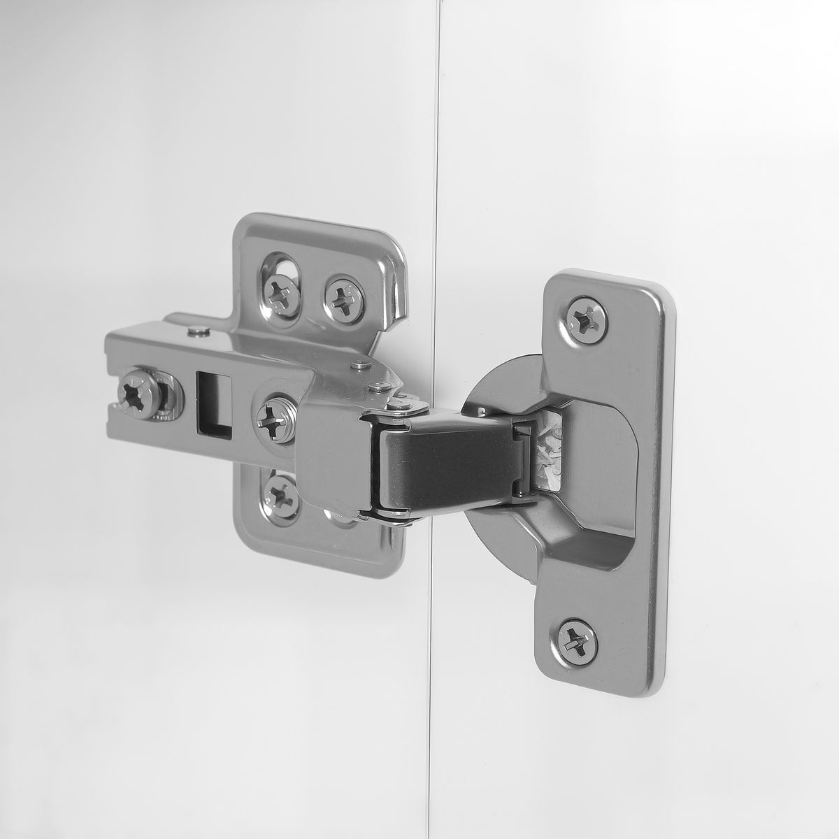 HOMCOM Badezimmerspiegelschrank, Badschrank mit 3 Spiegeltüren, Wandmontage, 90 x 15,5 x 60 cm, Spanplatte, Weiß