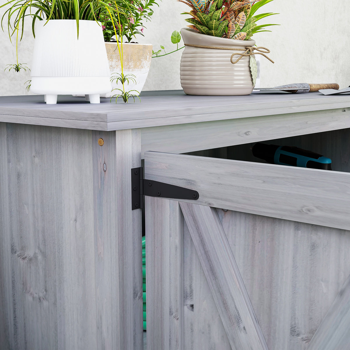 Outsunny Gartenschrank, Holzschrank für Gartengeräte, Outdoor-Schrank für Terrasse, mit Doppeltüren, Scheunendesign, Hellgrau