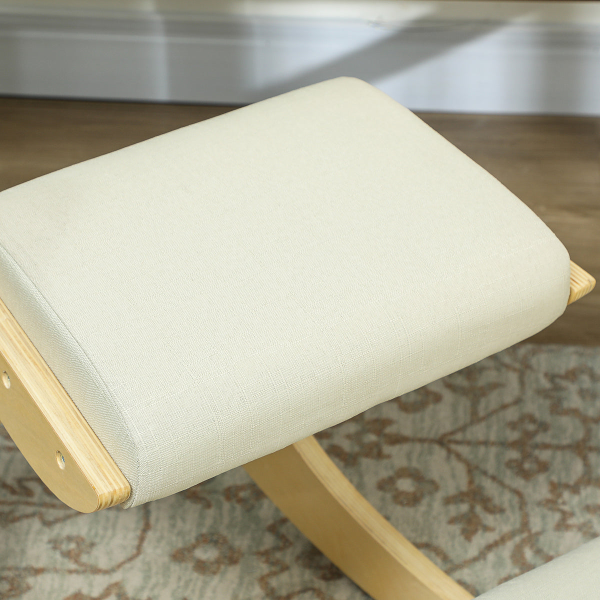 HOMCOM Ergonomischer, schaukelnder Kniehocker für Homeoffice, zur Verbesserung der Körperhaltung, Creme