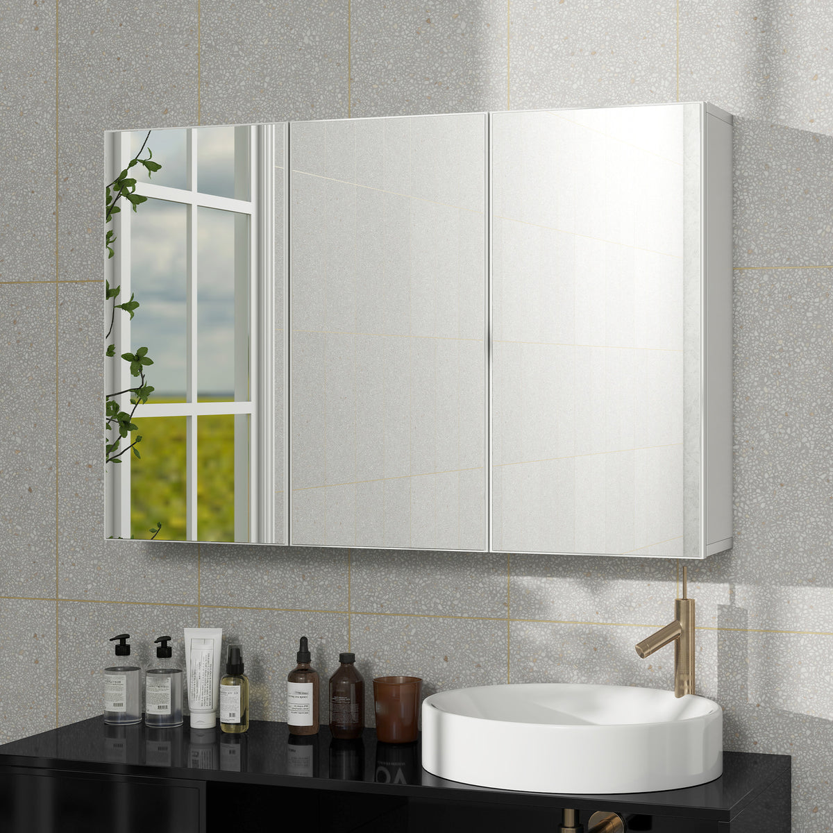 HOMCOM Badezimmerspiegelschrank, Badschrank mit 3 Spiegeltüren, Wandmontage, 90 x 15,5 x 60 cm, Spanplatte, Weiß