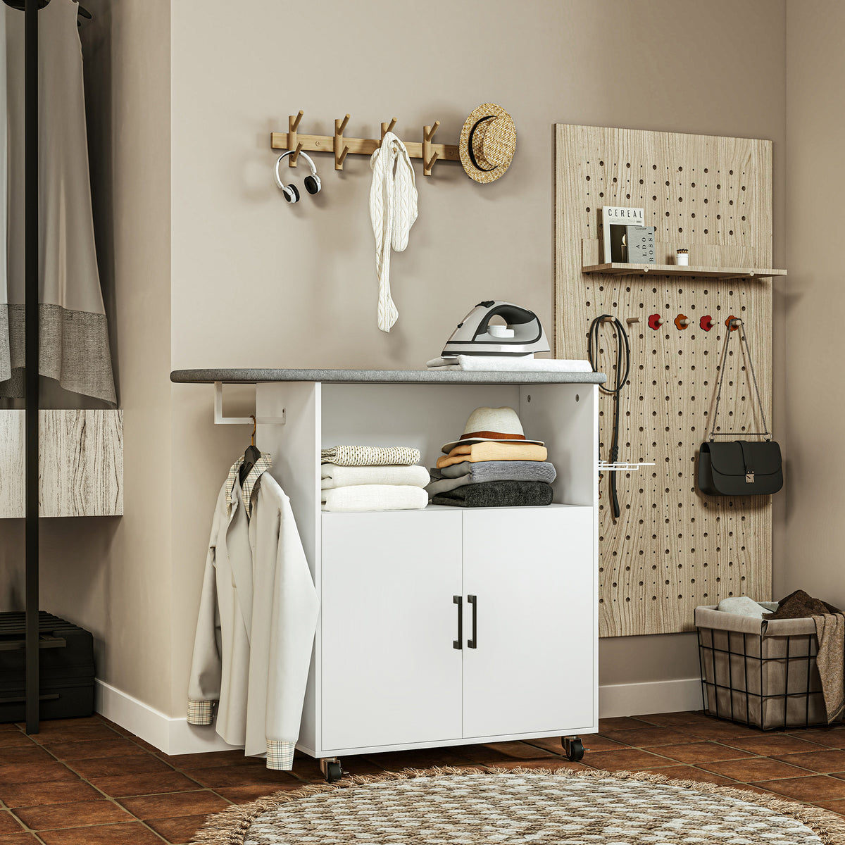 HOMCOM Bügelbrett mit 2 Türen und offenem Fach, 125x43,5x102,5 cm, Weiß